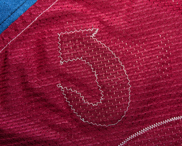 Joe Sakic Colorado Avalanche game worn jersey tagging Joe Sakic Colorado Avalanche game worn jersey tagging